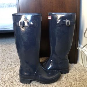 Navy blue Hunter boots
